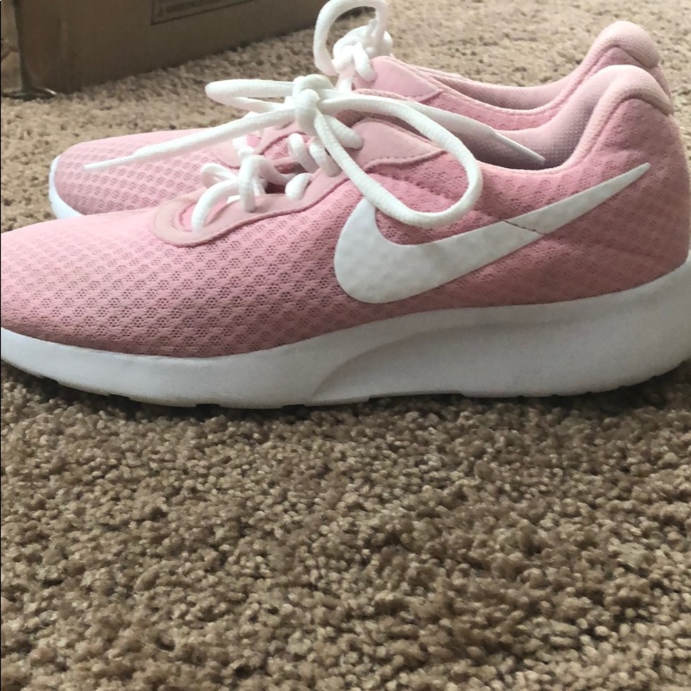 Nike tajuan racer